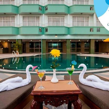 Sky Star Hotel Rangoon Buitenkant foto